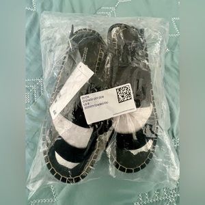 *NWT* H&M Divided Women’s Black Platform Espadrille Sandals US 8